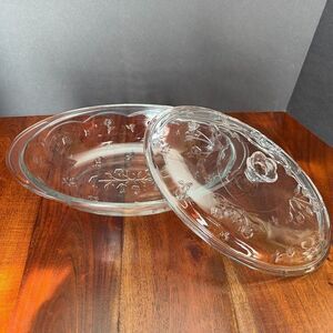 Vintage Anchor Hocking Savannah Glass Floral 2 Quart Oval Covered Casserole